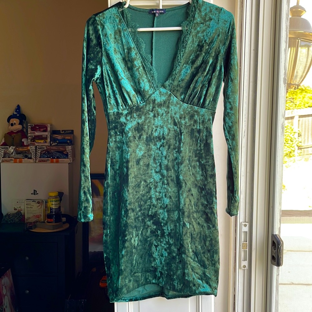 Velvet Emerald Lace VNeck Dress